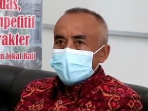 Pengakuan Sudiana, Kepala Sekolah yang Dipecat Usai Injak Siswa Pengakuan Sudiana, Kepala Sekolah yang Dipecat Usai Injak Siswa