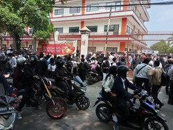 Lion Air Buka Suara soal Pelamar di Tangerang Membludak Hingga ke Jalan