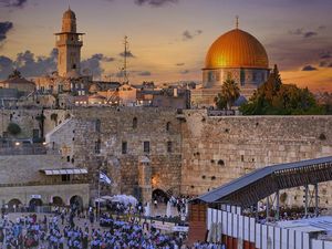 Ketika Paskah, Pesakh dan Ramadan Tiba Bersamaan