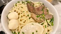 Di Resto Chinese Muslim Ini Ada Lanzhou Beef Noodle dan Sate Domba Gurih Meresap