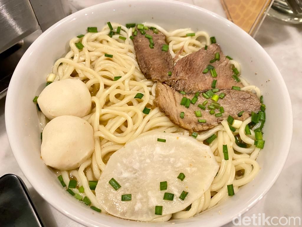 Di Resto Chinese Muslim Ini Ada Lanzhou Beef Noodle dan Sate Domba Gurih Meresap