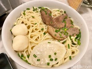 Di Resto Chinese Muslim Ini Ada Lanzhou Beef Noodle dan Sate Domba Gurih Meresap Di Resto Chinese Muslim Ini Ada Lanzhou Beef Noodle dan Sate Domba Gurih Meresap