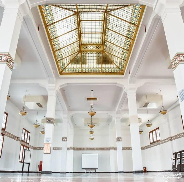 Salah satu museum yang bisa kamu kunjungi saat berada di Surabaya adalah Museum de Javasche Bank