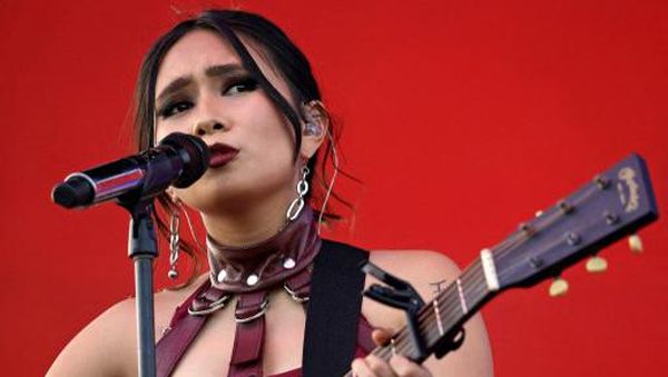 Bikin Bangga! NIKI Beraksi di Coachella