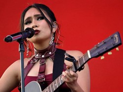 NIKI Bawakan Lagu Sempurna di Coachella: Untuk Keluarga dan Negaraku