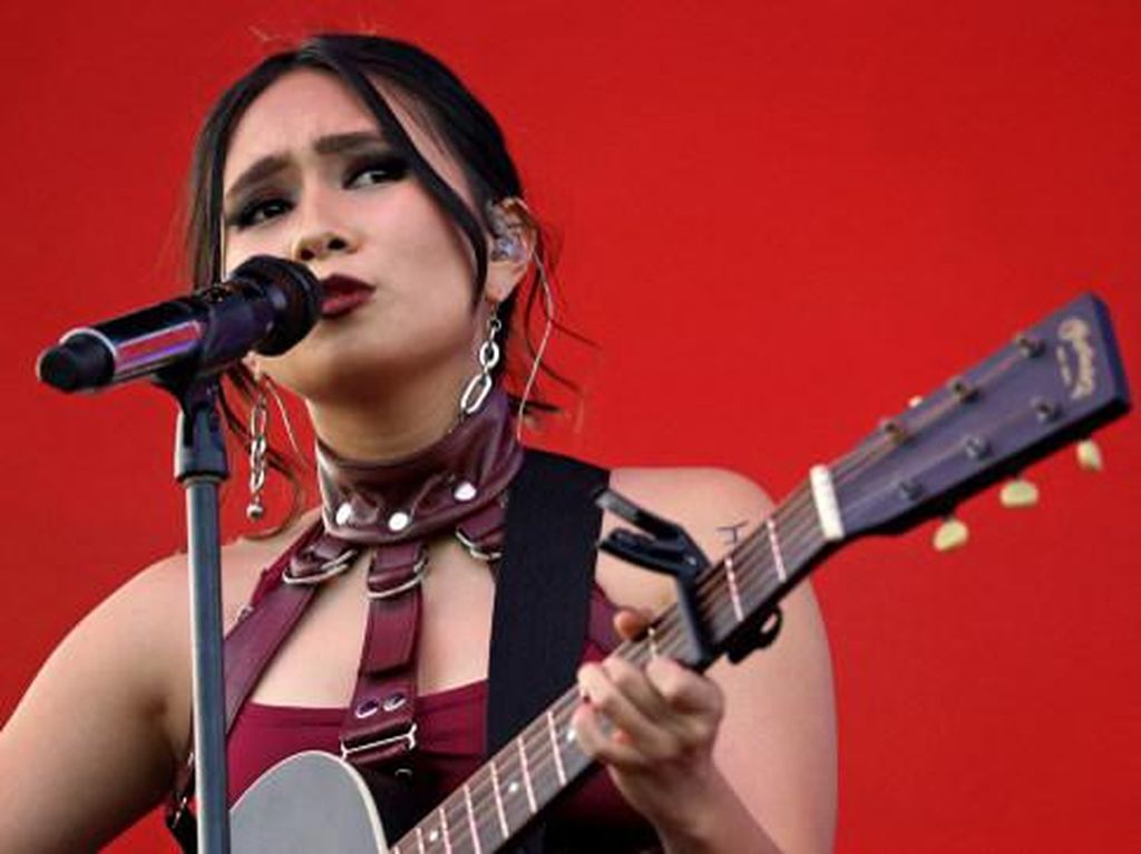 Bikin Bangga! NIKI Beraksi di Coachella Bikin Bangga! NIKI Beraksi di Coachella