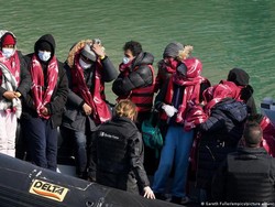 Pemerintah Inggris Akan Kirim Pendatang Ilegal ke Rwanda