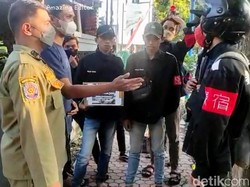 Peminta Sumbangan Liar di Bondowoso Terjaring Penertiban Satpol PP