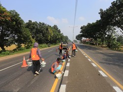 Kenapa Marka Jalan Ada yang Warna Kuning dan Putih? Ternyata Ini Bedanya