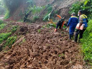 Pencarian Bocah 8 Tahun Tertimbun Longsor Cilengkong Akhirnya Dihentikan Pencarian Bocah 8 Tahun Tertimbun Longsor Cilengkong Akhirnya Dihentikan