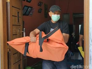 Polisi Temukan Jus Campur Cairan Pencuci di TKP Mayat Ibu-Anak Garut Polisi Temukan Jus Campur Cairan Pencuci di TKP Mayat Ibu-Anak Garut