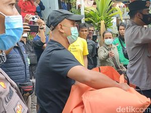 Kematian Tragis Ibu dan Dua Anaknya Dalam Rumah di Garut Kematian Tragis Ibu dan Dua Anaknya Dalam Rumah di Garut