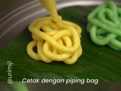 Kreatif Banget! Pria Ini Ubah Kulit Durian Jadi Serabi Petulo Buat Takjil