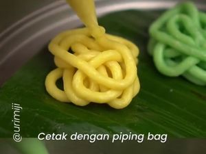 Kreatif Banget! Pria Ini Ubah Kulit Durian Jadi Serabi Petulo Buat Takjil Kreatif Banget! Pria Ini Ubah Kulit Durian Jadi Serabi Petulo Buat Takjil