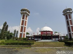 Masjid Baitul Amanah, Dibangun di Masa Kejayaan Pedangdut Itje Trisnawati