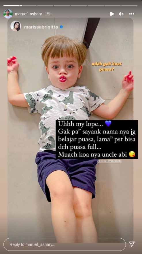 Koa putra Celine Evangelista tengah belajar berpuasa.