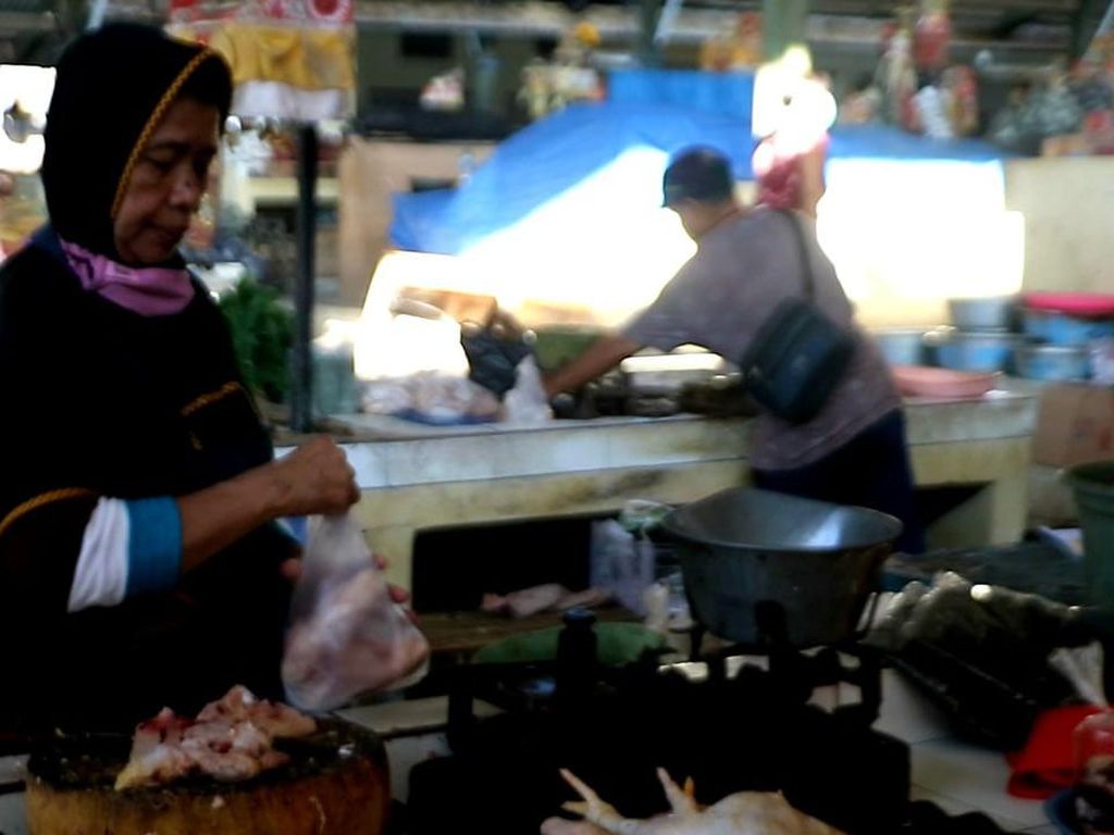Pasokan Menurun, Harga Daging Ayam di Karangasem Naik Rp 10.000/Kg
