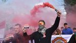 Foto: Demo Fans MU di Luar Old Trafford