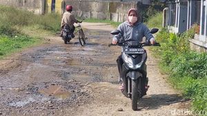 Jalan Alternatif Majalaya-Ciparay Bandung Rusak, Begini Kondisinya