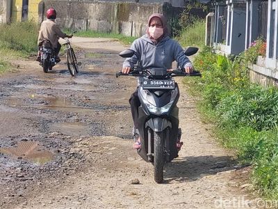 Jalan Alternatif Majalaya-Ciparay Bandung Rusak, Begini Kondisinya