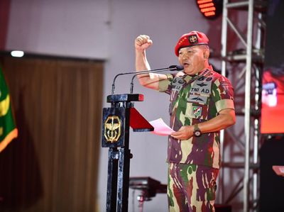 Potret KSAD Dudung Semeja dengan Prabowo-Hendropriyono di Acara Kopassus