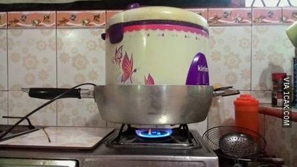 Kocak! 10 Aksi Netizen Saat Masak Nasi Ini Bikin Tepuk Jidat