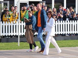 Naluri Ibu yang Bikin Meghan Markle Rela Korbankan Coat Rp 57 Juta