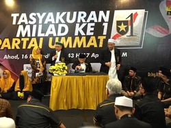 Partai Ummat Tasyakuran Lesehan di Milad 1 Tahun, Amien Rais Hadir