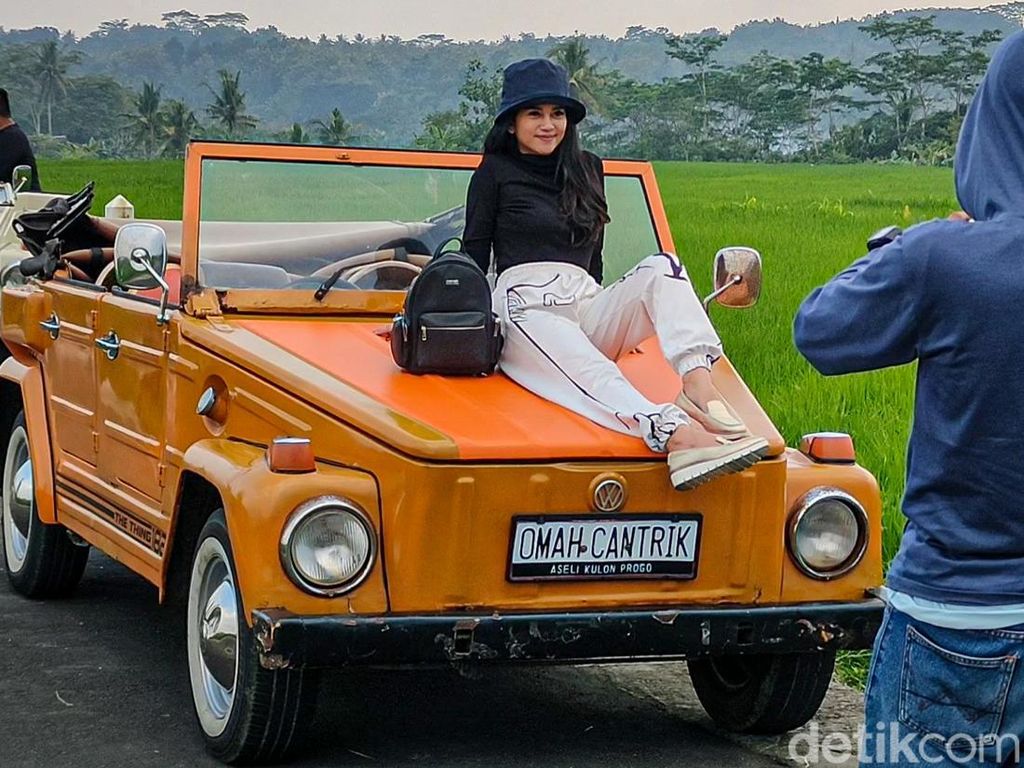 Ngabuburit Asik Naik VW Keliling Pedesaan di Kulon Progo