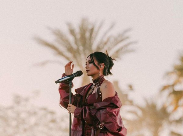 Foto: Gaya Eksentrik NIKI, Wanita Indonesia Pertama Tampil di Coachella 2022