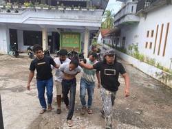 Merasa Istri Dijebak-Ditangkap Polisi, Pria di NTB Bacok Temannya