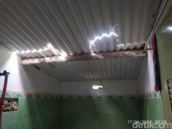 Kerusakan Rumah Warga Imbas Peledakan Petasan, Plafon Jebol Hingga Tembok Retak