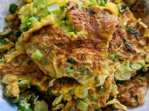 Resep Telur Dadar Sawi, Pakai 2 Bahan Jadi Lauk Sahur Enak