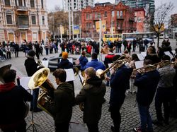 Harmoni Orkestra Musisi Ukraina di Tengah Invasi Rusia