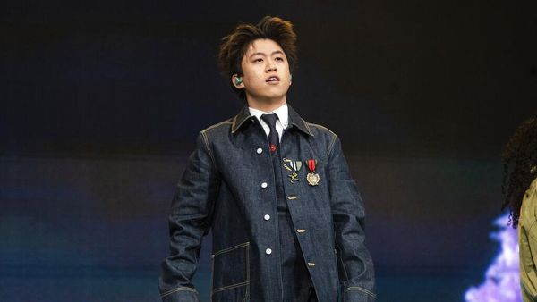 8 Gaya Stylish Rich Brian saat Ukir Sejarah di Coachella untuk Indonesia