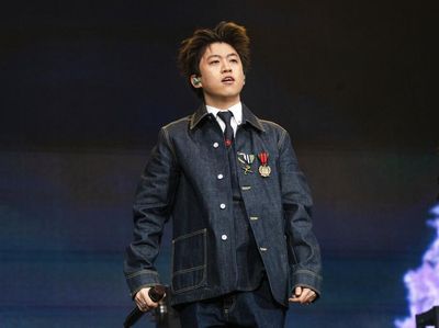 8 Gaya Stylish Rich Brian saat Ukir Sejarah di Coachella untuk Indonesia