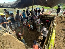 Pilu 7 Orang Sekeluarga korban Kebakaran Maut Dikebumikan Dalam 1 Liang Lahad