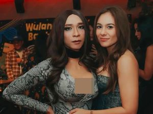 8 Foto Penampilan Mengejutkan Aming di Ultah Wulan Guritno, Dadanya Berisi