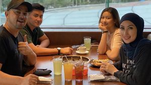 Annisa Trihapsari dan Sultan Djorghi Ternyata Penggemar Hidangan Jepang