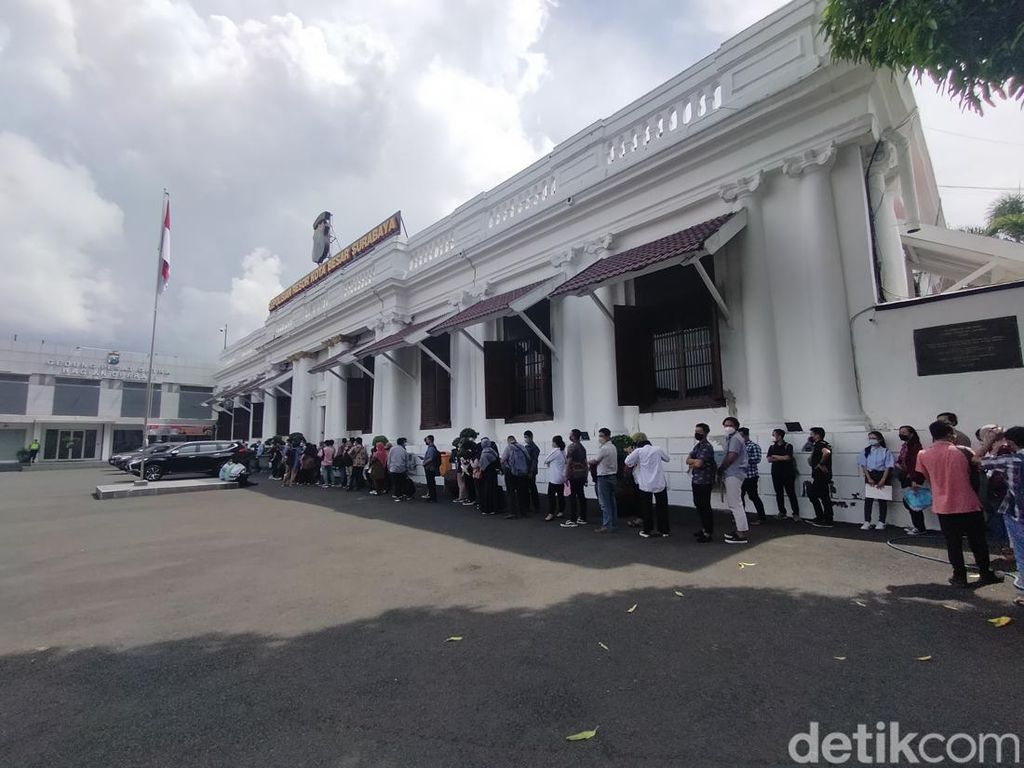BUMN Buka Lowongan, Pemohon SKCK di Polrestabes Surabaya Mengular