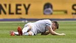 Tabrakan Horor Berujung Air Mata di Laga West Ham Vs Burnley