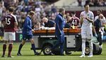 Tabrakan Horor Berujung Air Mata di Laga West Ham Vs Burnley