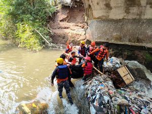 Bocah Hilang Tenggelam di Dam Mrican Jogja Ditemukan Tewas Bocah Hilang Tenggelam di Dam Mrican Jogja Ditemukan Tewas