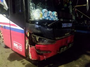 Bus Tabrak Pengendara Motor hingga Tewas di Enrekang, Sopir Menyerahkan Diri