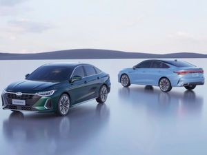 Bocoran Tampang Sedan Chery Pesain Toyota Camry-Honda Accord, Harga Rp 300 Jutaan Bocoran Tampang Sedan Chery Pesain Toyota Camry-Honda Accord, Harga Rp 300 Jutaan