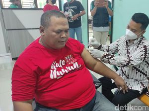 Ratusan Delta Mania Vaksinasi Booster Siap-siap Dukung Deltras di Liga 2 Ratusan Delta Mania Vaksinasi Booster Siap-siap Dukung Deltras di Liga 2