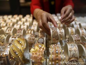 Ibu-ibu Wajib Tahu, Begini Cara Jual Perhiasan Emas biar Nggak Rugi Ibu-ibu Wajib Tahu, Begini Cara Jual Perhiasan Emas biar Nggak Rugi