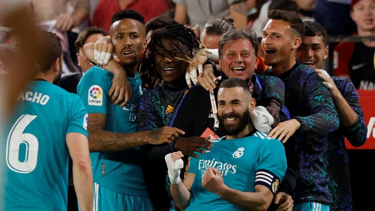 Karim Benzema lagi-lagi jadi penyelamat Real Madrid (REUTERS/MARCELO DEL POZO)
