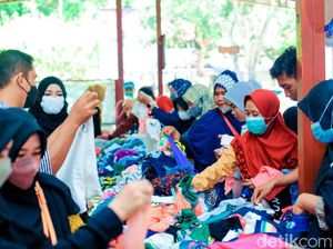 Komunitas Perempuan di Banyuwangi Gelar Pasar Murah, Hasilnya Disedekahkan Komunitas Perempuan di Banyuwangi Gelar Pasar Murah, Hasilnya Disedekahkan