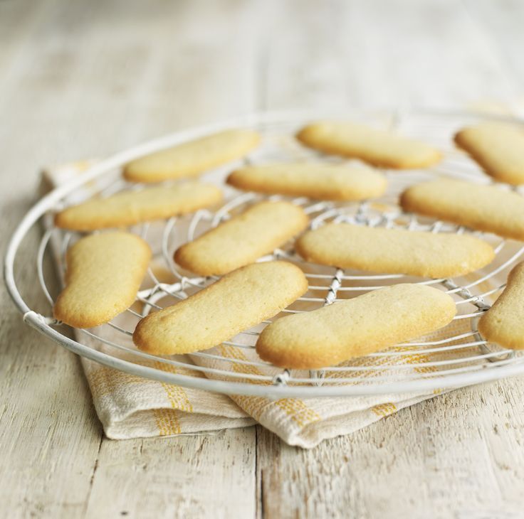 Lidah kucing termasuk kue kering tinggi kalori.